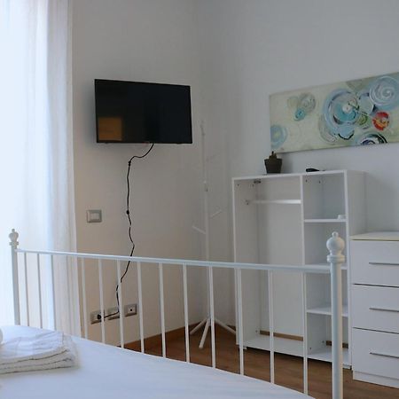 Lovely Navigli Studio With Balcony - Via Carlo Torre Milan Exterior photo