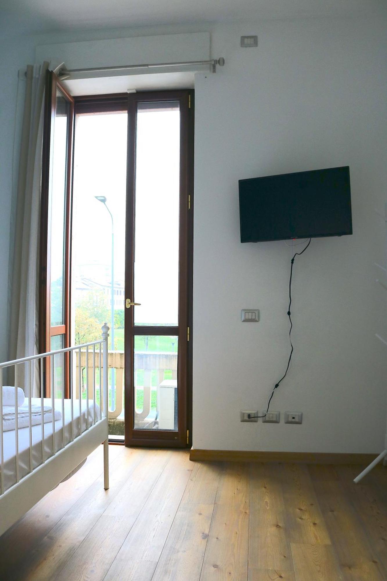 Lovely Navigli Studio With Balcony - Via Carlo Torre Milan Exterior photo